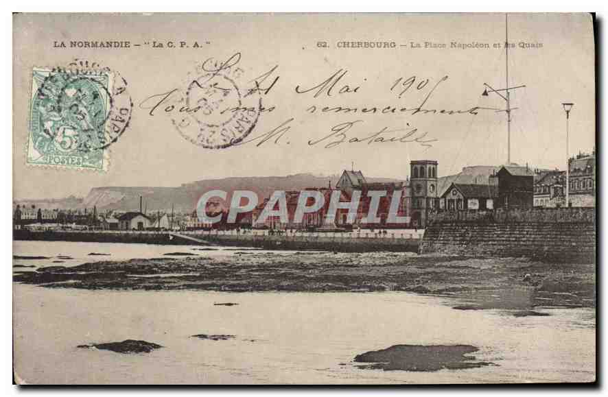 CPA La Normandie Cherbourg La Place Napoleon et les Quais 