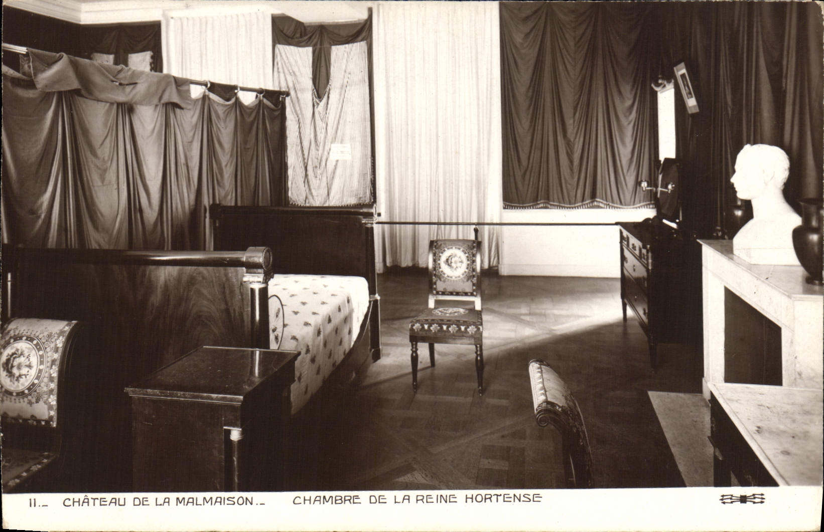 CPA Chateau de la Malmaison Chambre de la Reine Hortense 