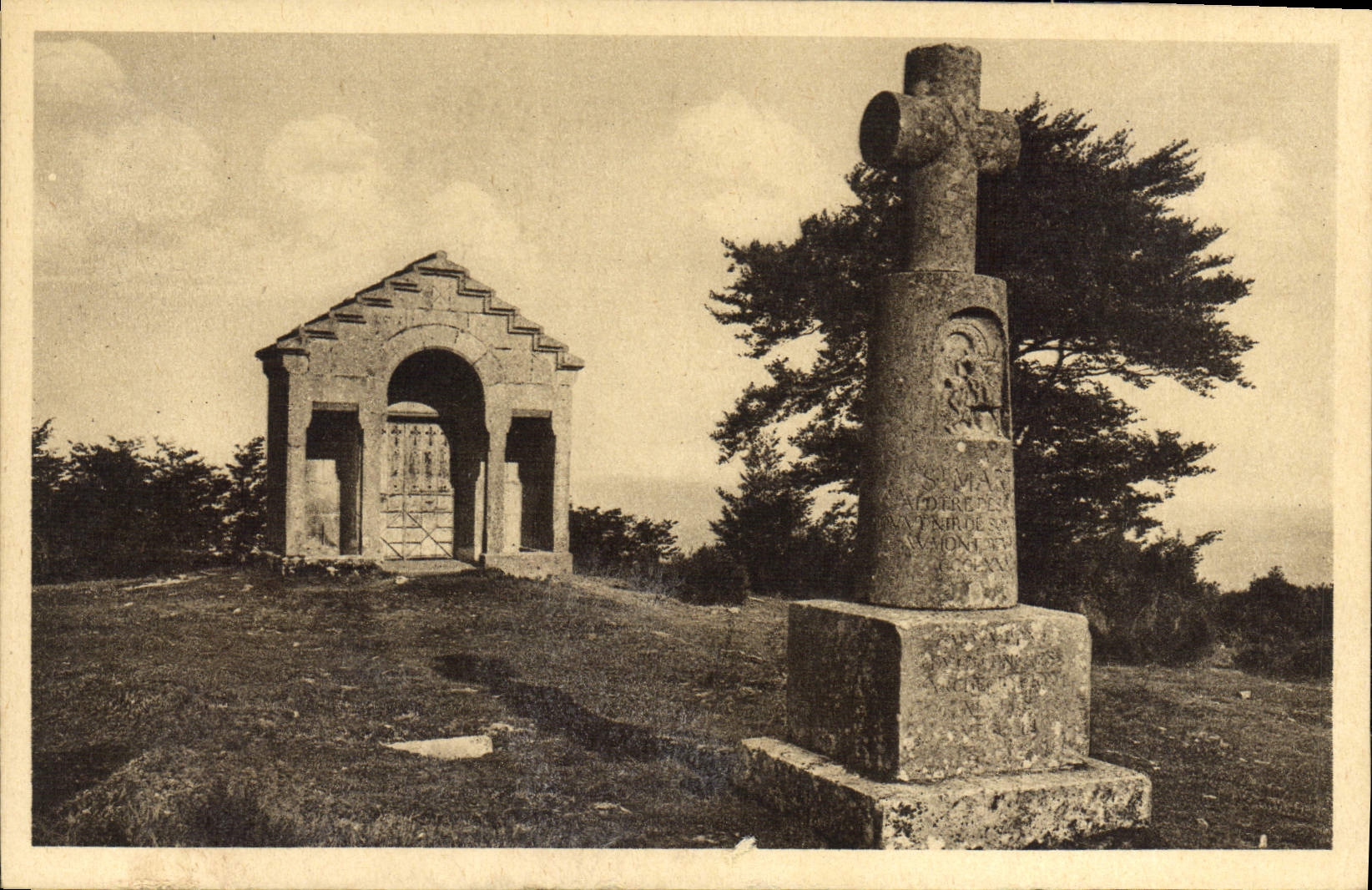 CPA En Morvan Plate Forme du Mont Beuvray 