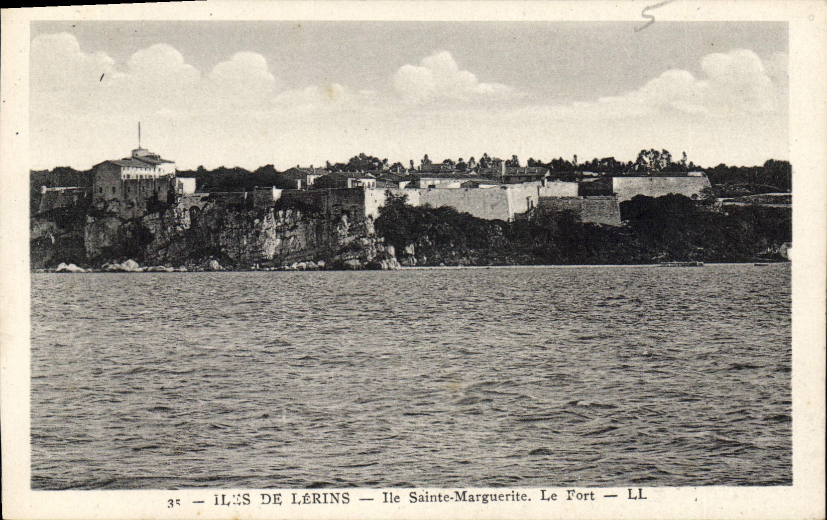 CPA Iles de Lerins Ile Sainte Marguerite Le Fort 