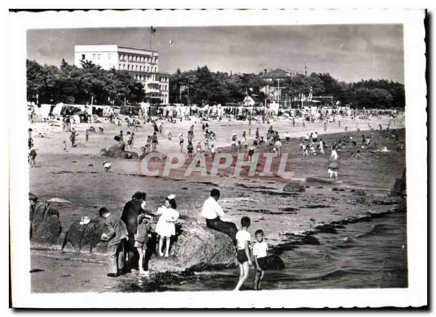 CPM Carnac Plage Morbihan La grande plage et le grand Hotel Britannia 