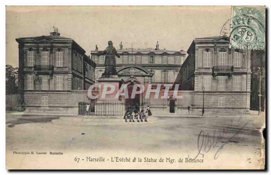 CPA Marseille l'Eveche et la Statue de Mgr de Belsunce 