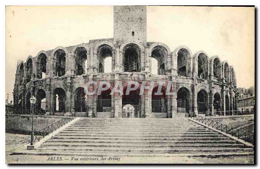 CPA Arles vue exterieure des Arenes 