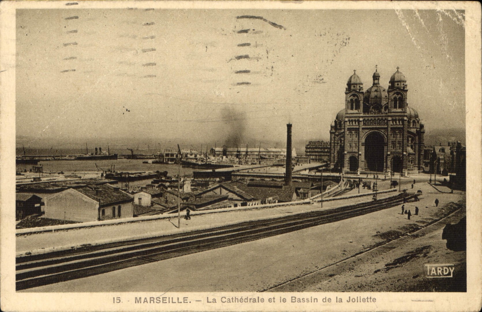 CPA Marseille la Cathedrale et le Bassin de la Joliette 