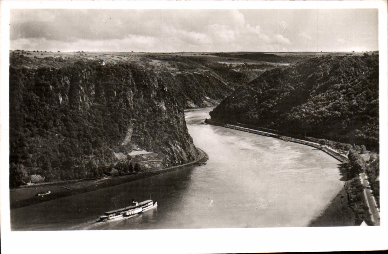 CPA Der Rhein Das Felsental der Loreley 