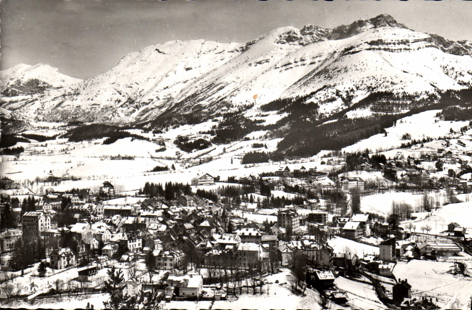 CPA Les Belles Alpes Francaises Villard de Lans vue generale et le Cornafion 