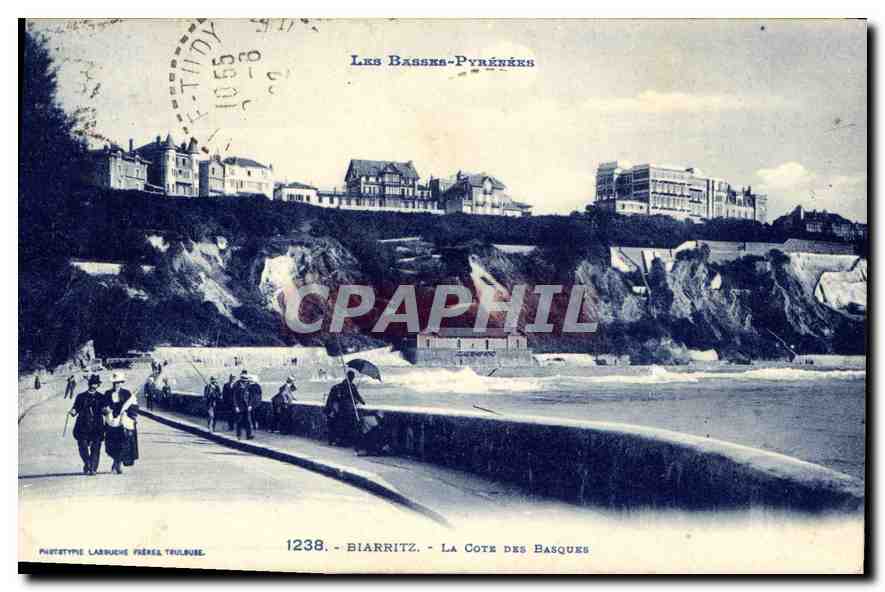 CPA Les Basses Pyrenees Biarritz la Cote des Basques 