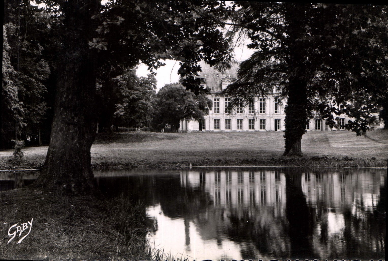 Château d'Anet (E-et-L) — Les bords de l'Eure dans le parc — Éditions Gaby