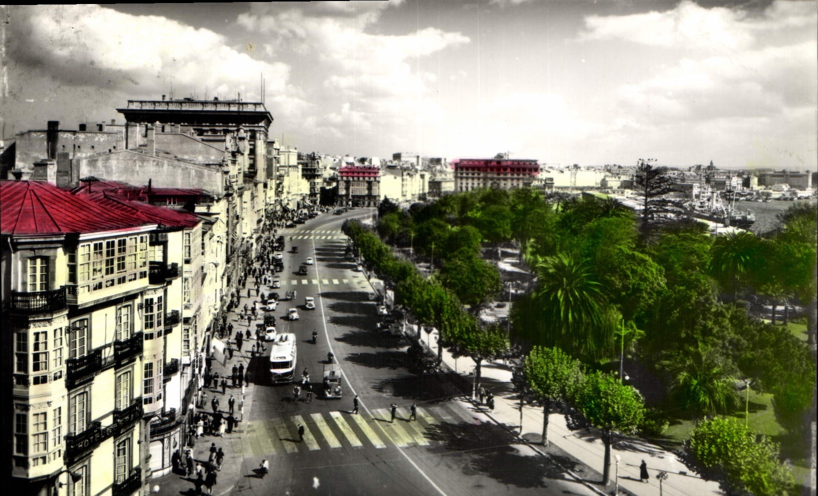 CPA La Coruna Avenue des Cantones 