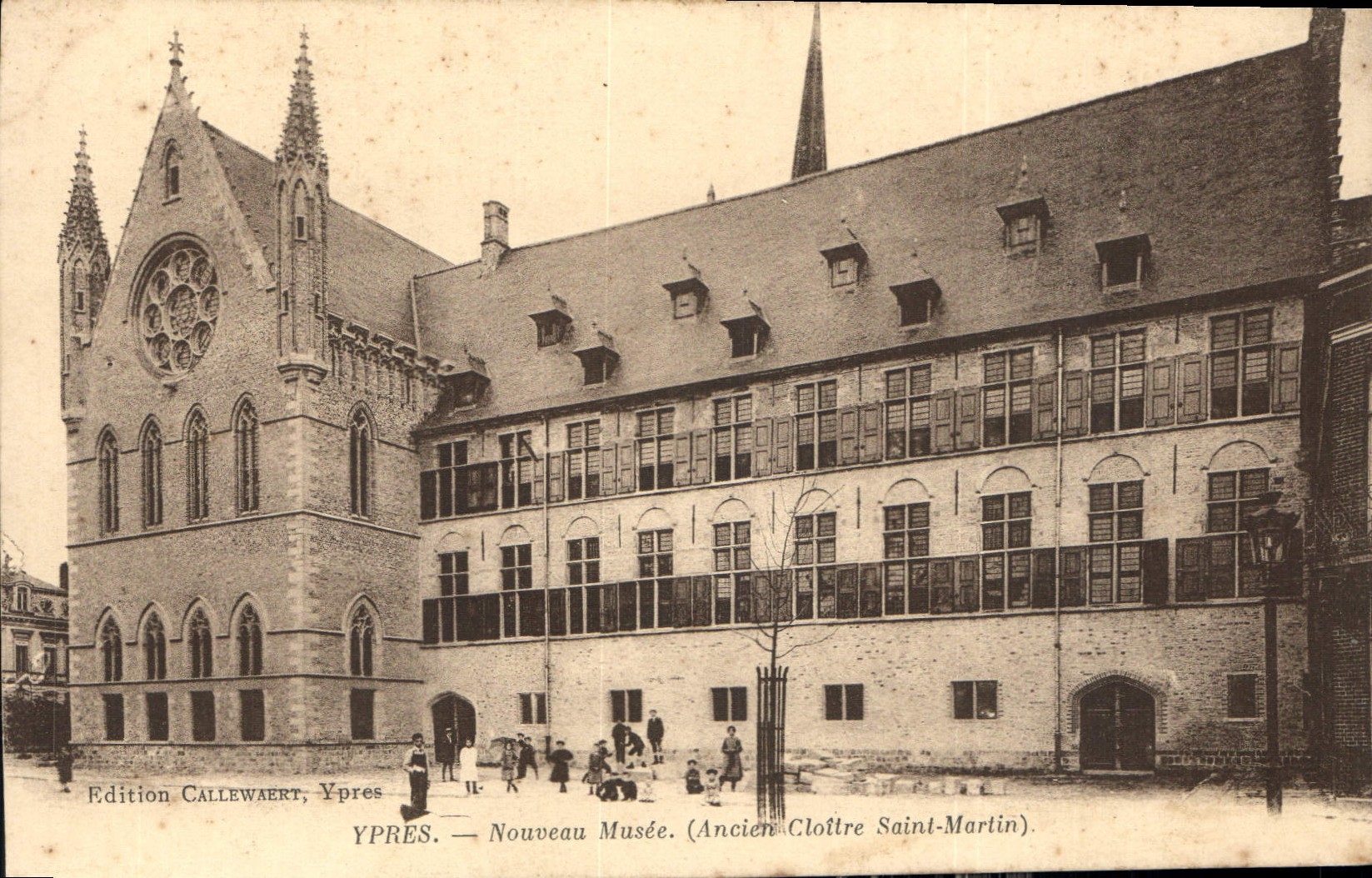 CPA Ypres Nouveau Musee Ancien Cloitre Saint Martin 