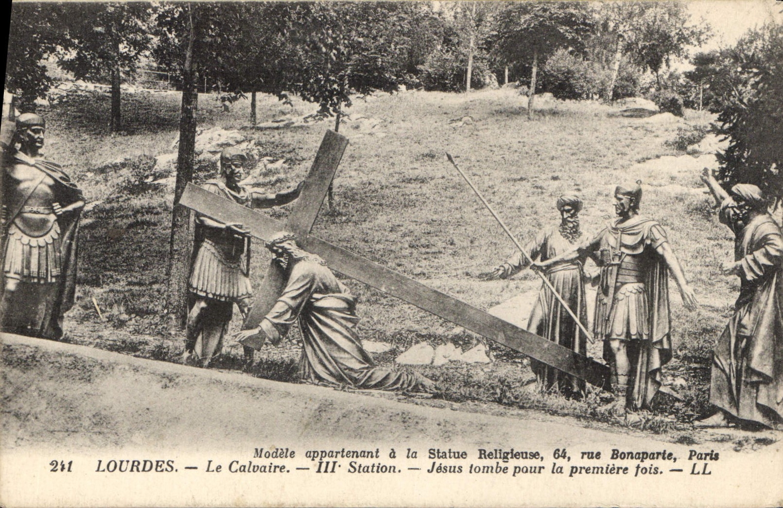 CPA Lourdes le Calvaire III station Jesus tombe pour la premiere fois 