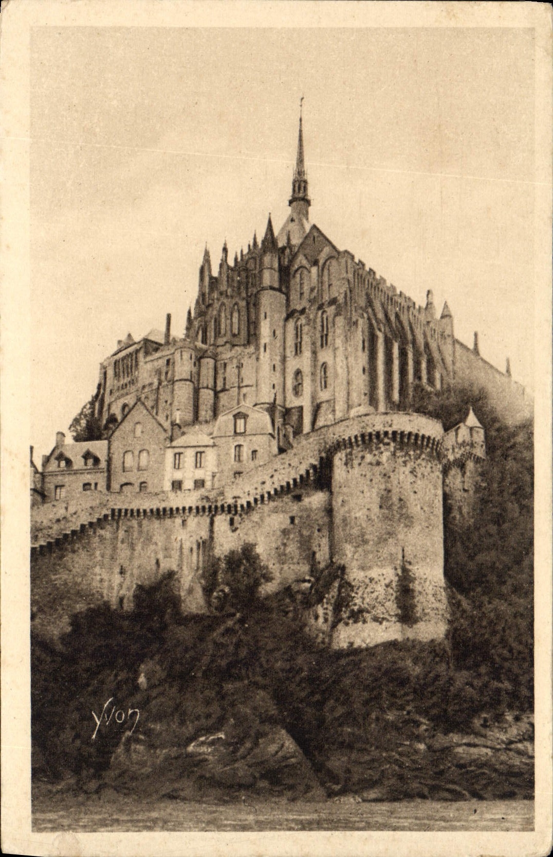 Mont-Saint-Michel — Les Ramparts et l'Abbaye — Édition d'Art YVON