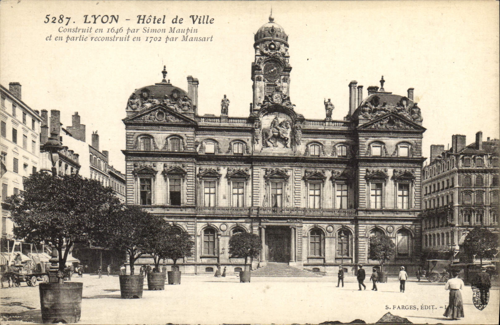 CPA Lyon Hotel de Ville Construit en 1646 par Simon Maupin 