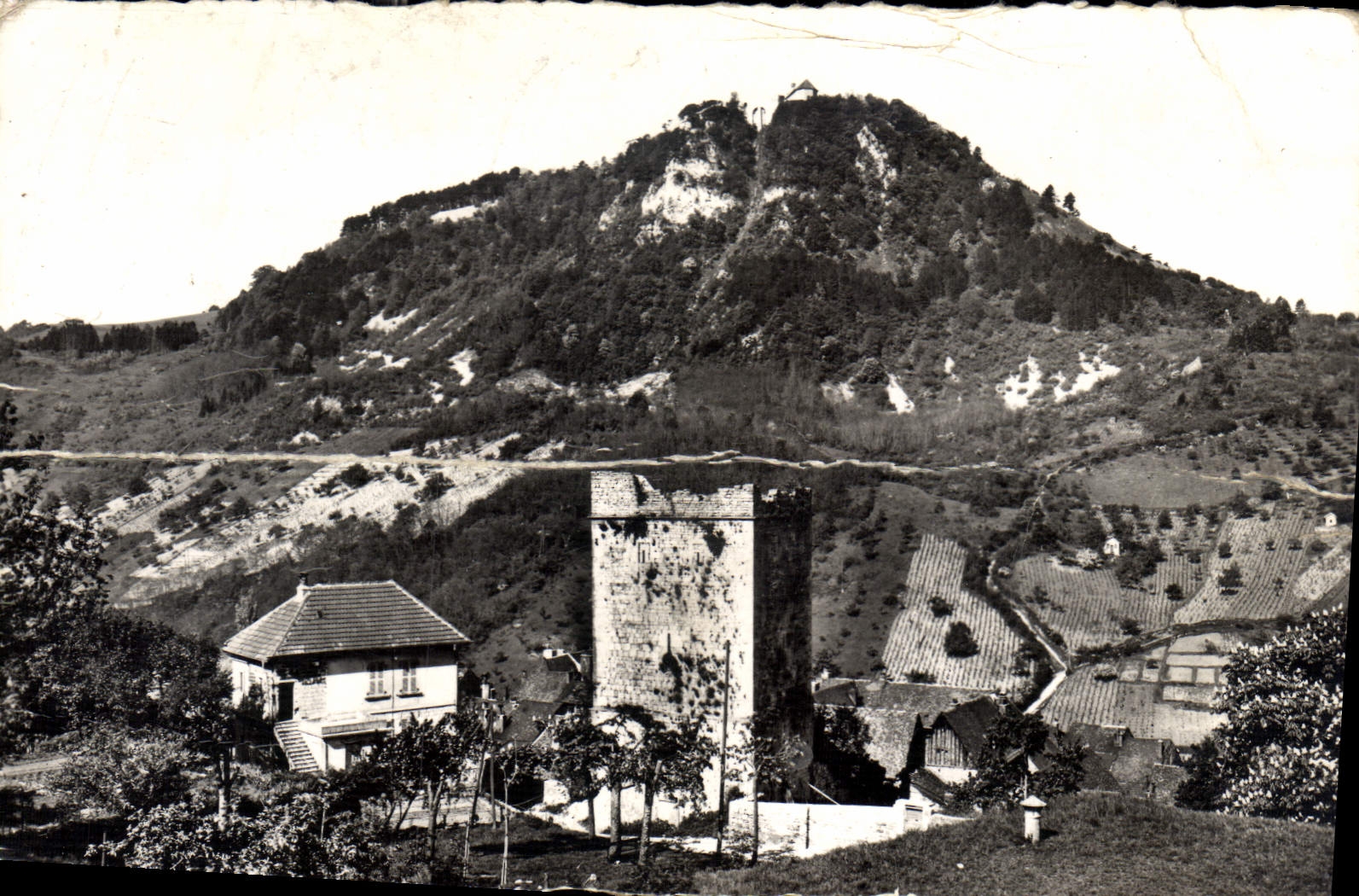 Salins-les-Bains (Jura) — Torre Cuadrada y Fuerte de Saint-André — Ediciones F. Bey