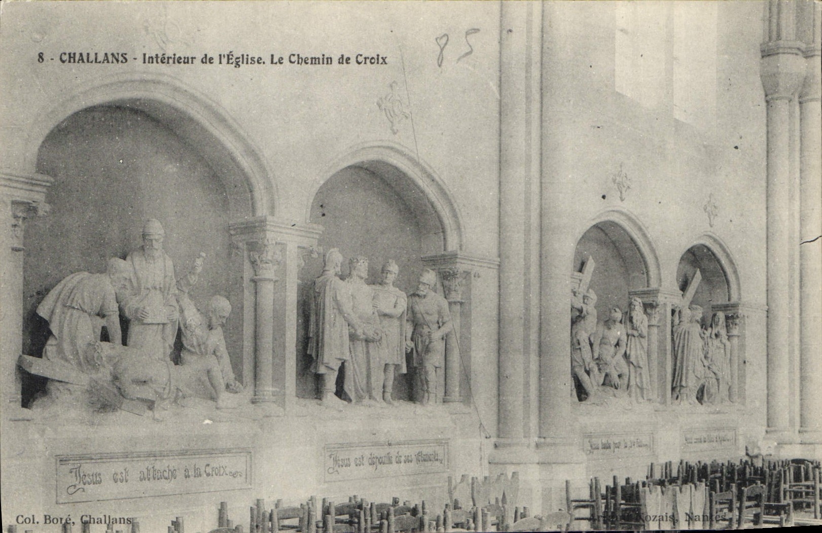 CPA Challans Interieur de l'Eglise le Chemin de Croix 