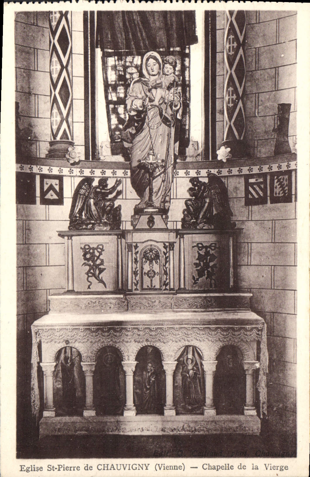 CPA Eglise St Pierre de Chauvigny Vienne Chapelle de la Vierge 