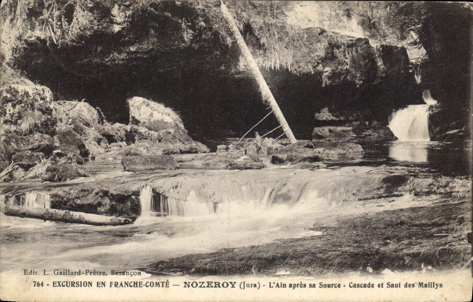 CPA Excursion en Franche Comte Nozeroy Jura l'Ain apres sa Source Cascade et Saut des Maillys 