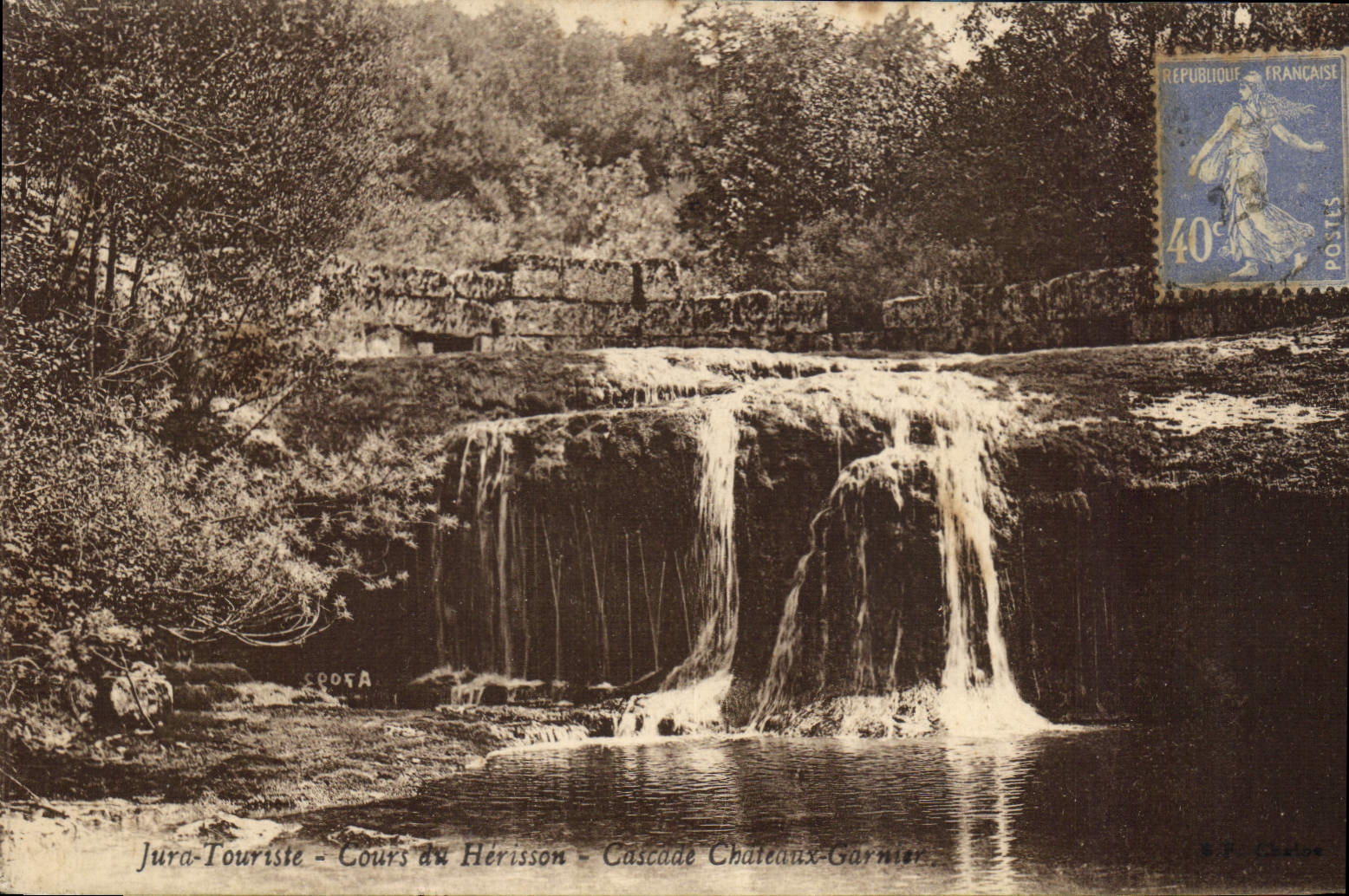 CPA Jura Touriste Cours du Herission Cascade Chateaux Garnier 