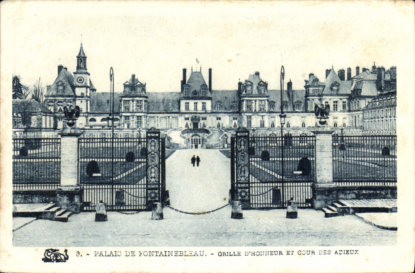 Palazzo di Fontainebleau — Griglia d'onore e Corte degli Addii — editore anonimo, n°3