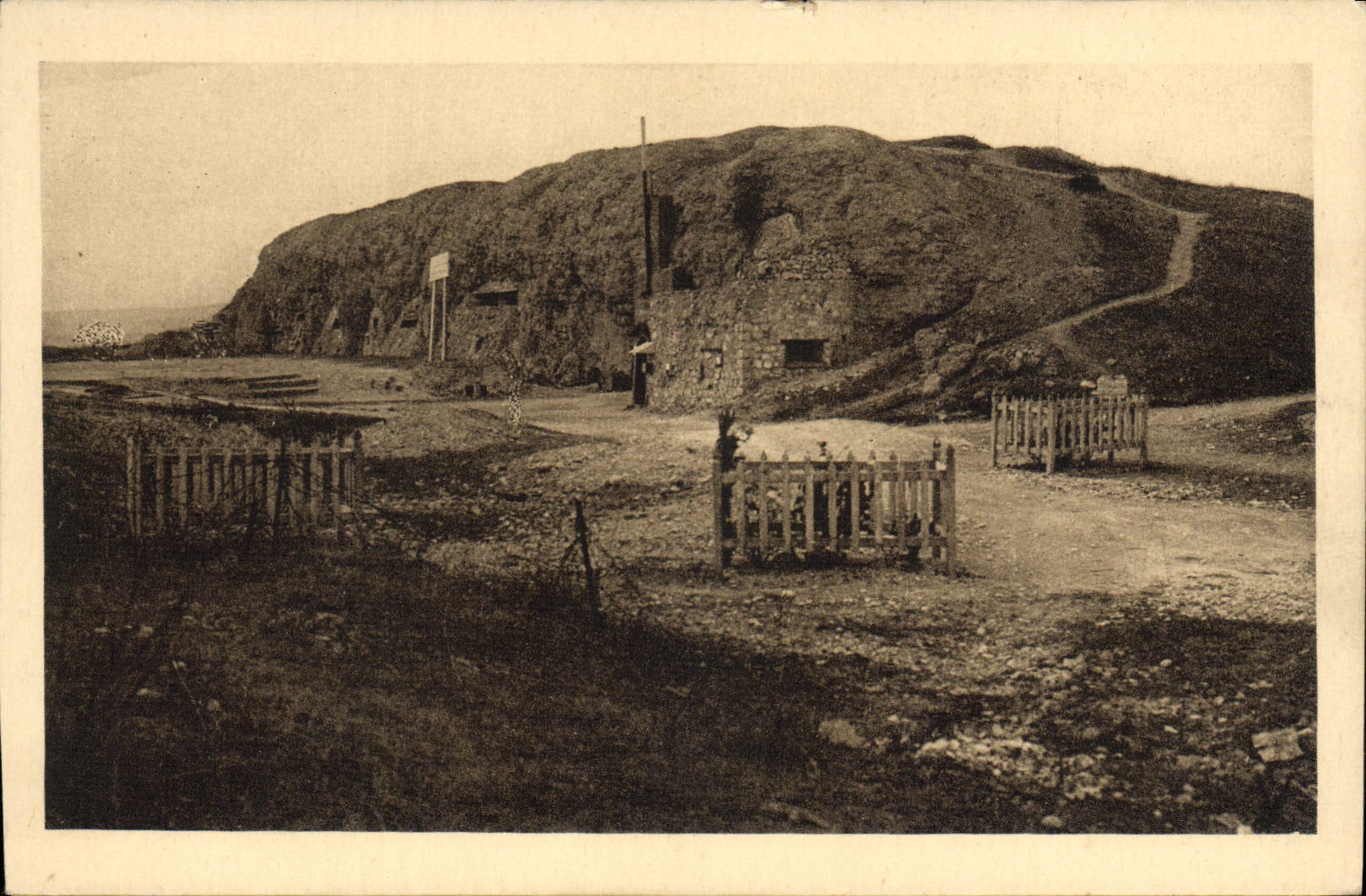 Fort de Vaux — Ossuaire de Douaumont — Imprimerie de Nancy