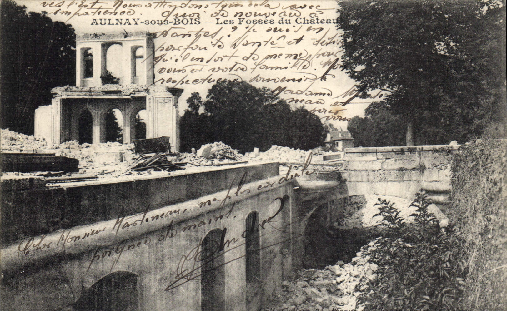 CPA Aulnay sous Bois les Fosses du Chateau 