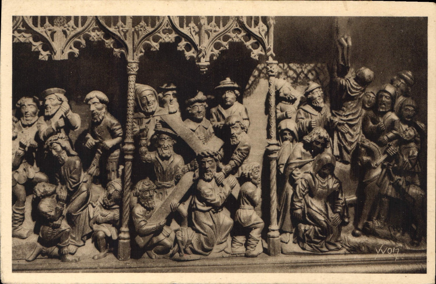 Sépulture de Jean V de Bretagne — Chapelle du Duc — Motif en bois sculpté (XVIe siècle) — Éditions d'art YVOL, Paris