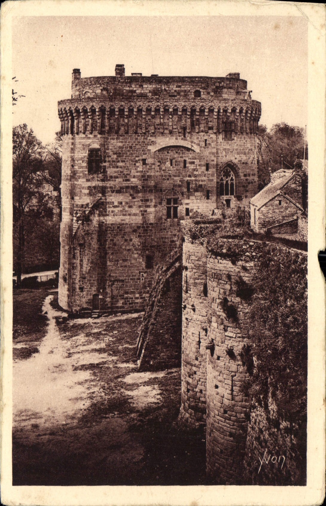 CPA Bretagne Dinan C du N Chateau de la duchesse Anne