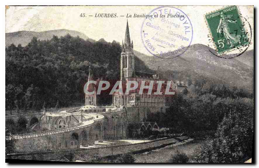 CPA Lourdes la Basilique et les Piscines 