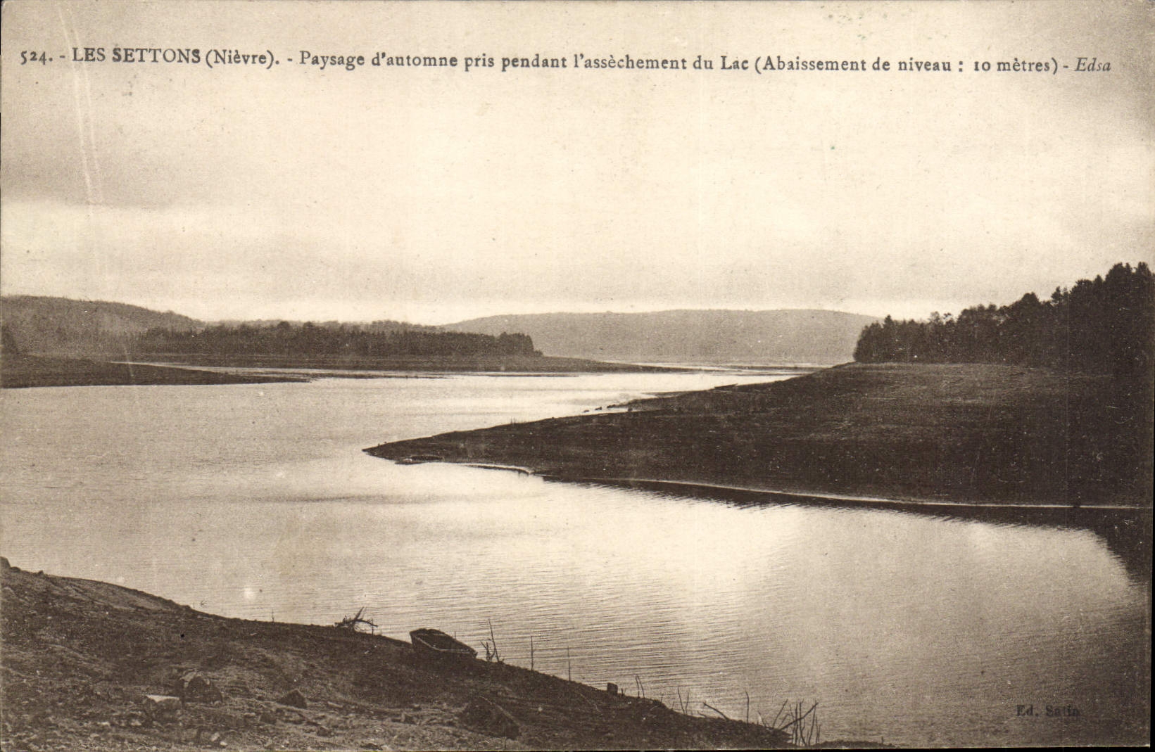 CPA Les Settons Nievre Paysage d'eutomne pris pendant l'assechement du Lac Abaissement de niveau 