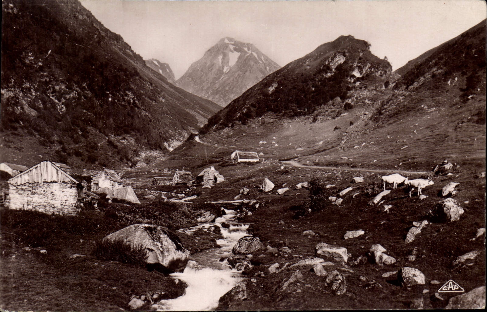 Cabanes de Tramezaygues et Pic du Midi — Bagnères-de-Bigorre — éditeur A. P. Strashour