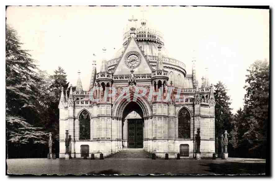 Chapelle Royale Saint-Louis — Sépulture de la Famille d'Orléans — éditeur M. Auzé