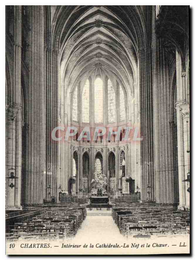 CPA Chartres Interieur de la Cathedrale la Nef et le Choeur 