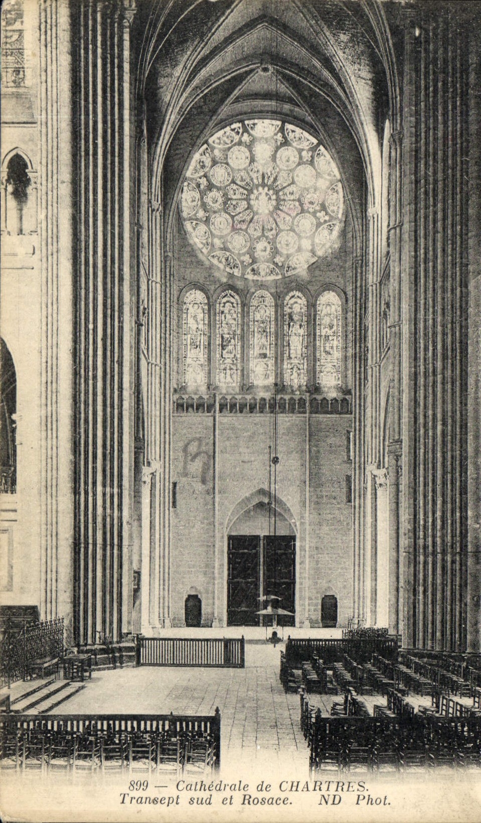 CPA Cathedrale de Chartres Transept sud et Rosace 