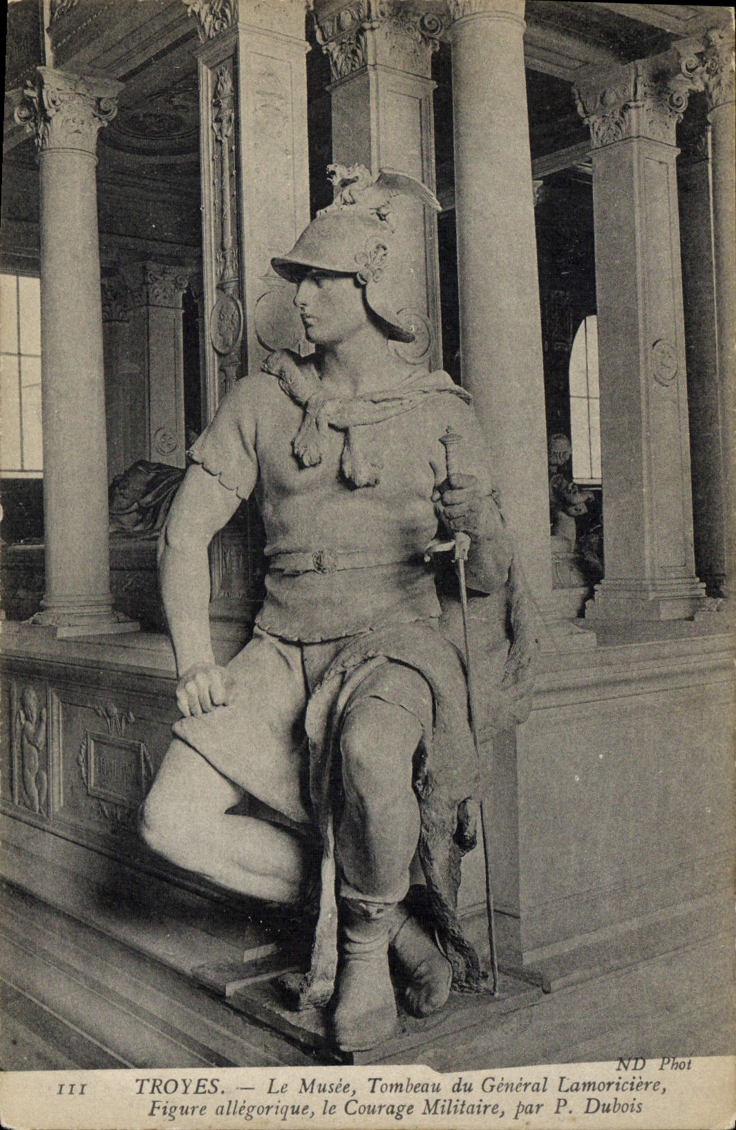 Troyes — Le Musée, Tombeau du Général Lamoricière, Figure allégorique du Courage Militaire, par P. Dubois