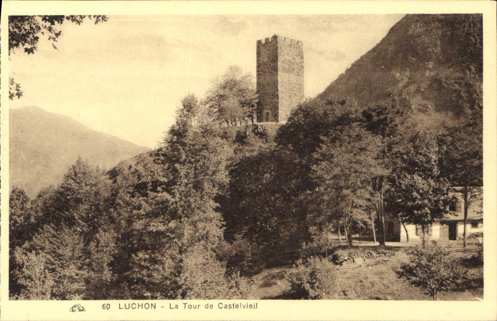 CPA Luchon La Tour de Castelvieil 