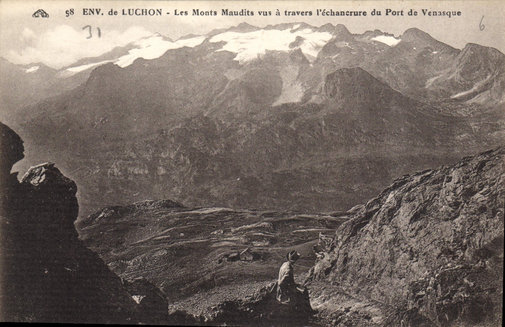 CPA Env de Luchon les Monts Maudits vus a travers l'echancrure du Port de Venasque 