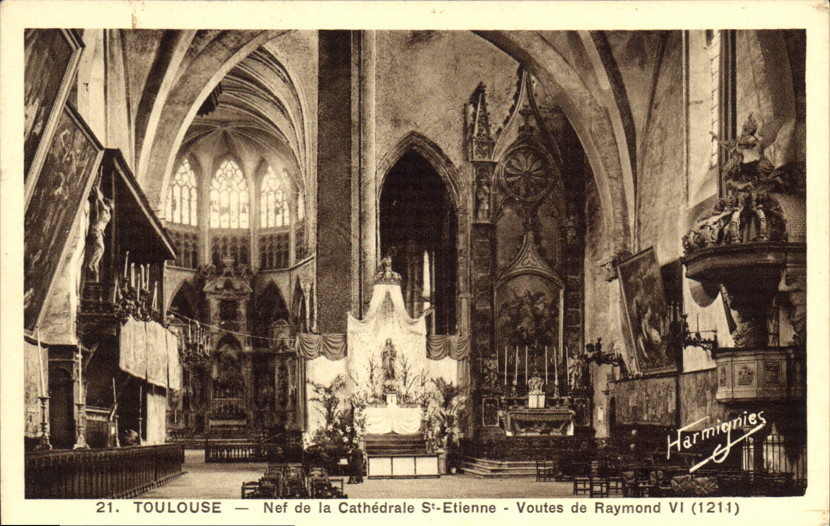CPA Toulouse Nef de la Cathedrale St Etienne 