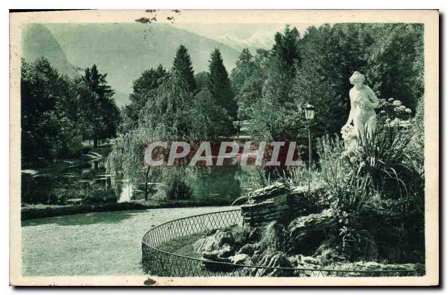 CPA Luchon Le Parc des Quinconces et la Statue de la Vallee du Lys 