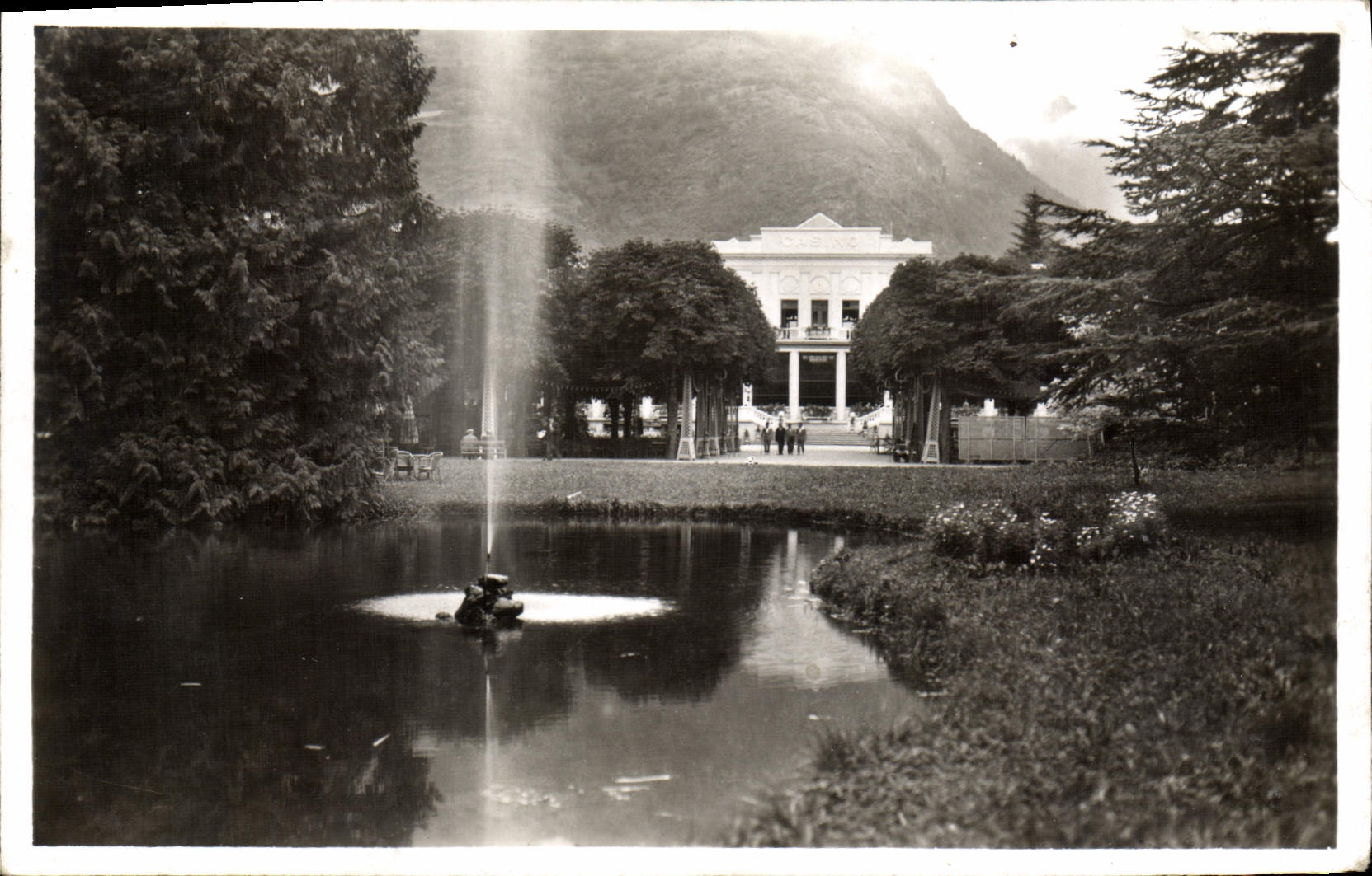 CPA Luchon Le Parc et le Casino 