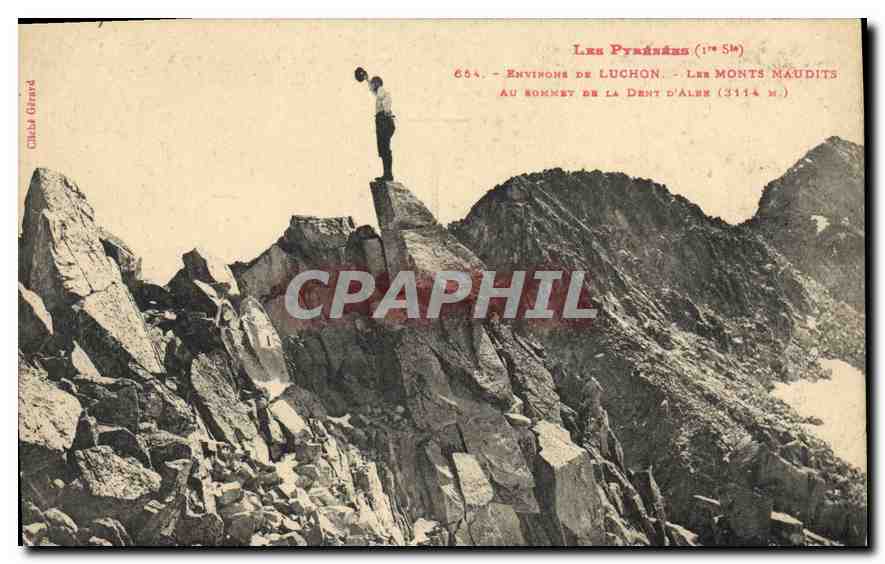Les Pyrénées (1ère Série) — Environs de Luchon, Les Monts Maudits, au sommet de la Dent d'Aler (3114 m) — Cliché Grinard, n° 654