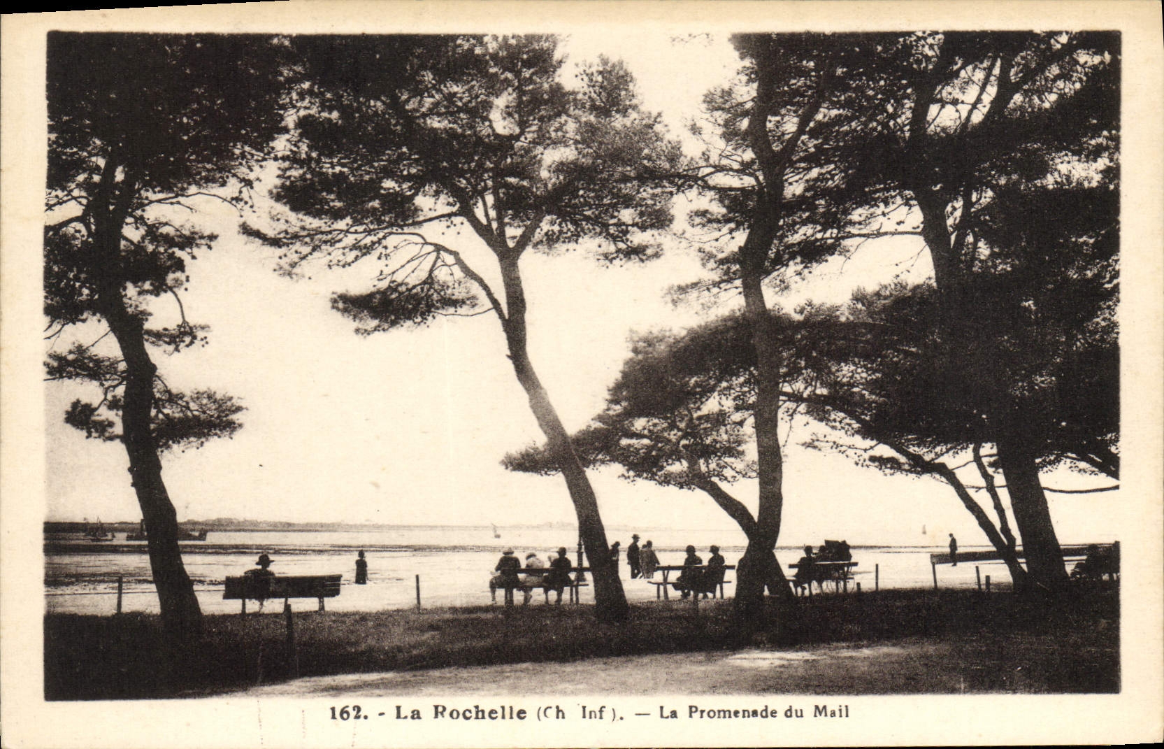 CPA La Rochelle Ch Inf La Promenade du Mail 