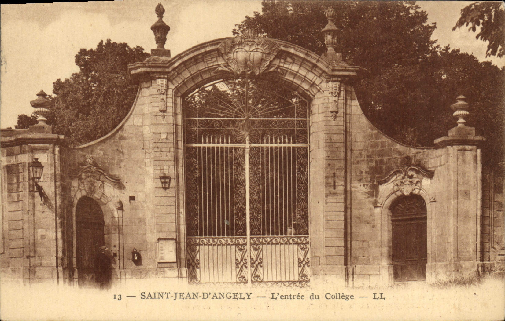 Saint-Jean-d'Angély — The Entrance to the College — LL