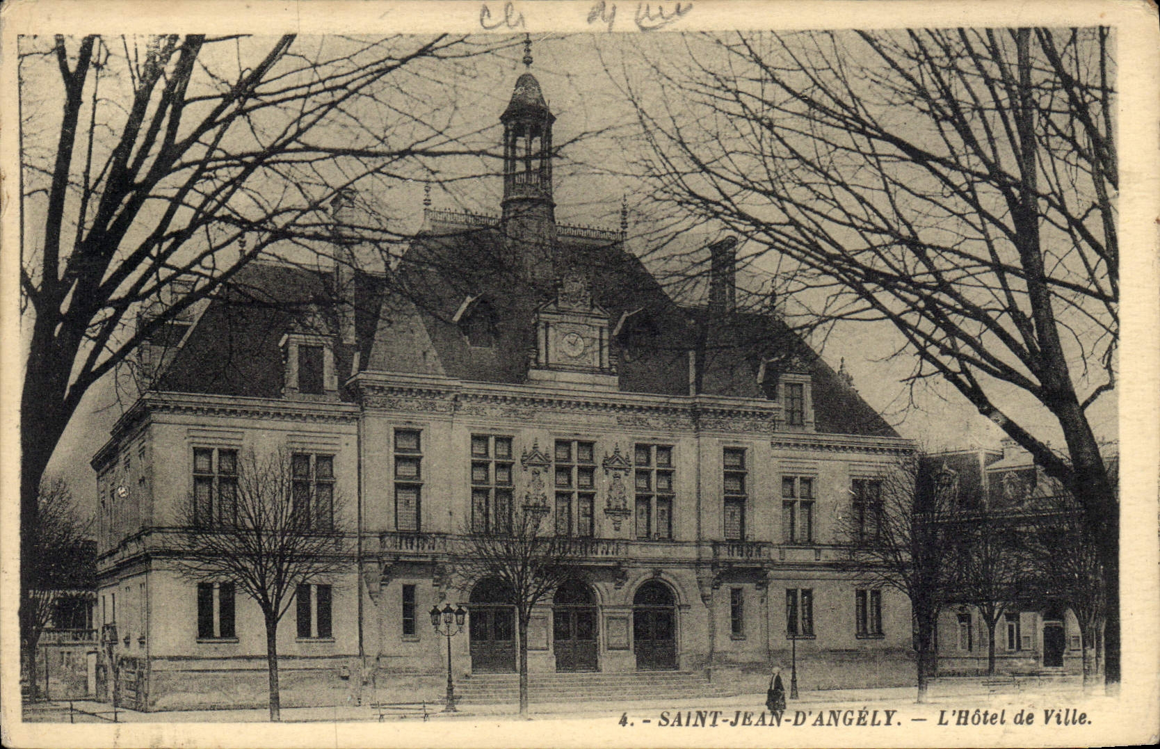 Saint-Jean-d'Angély — The Town Hall — Publisher G. Arnaud, Nantes, No. 4