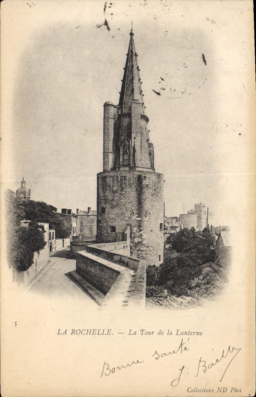 CPA La Rochelle La Tour de la Lanterne 