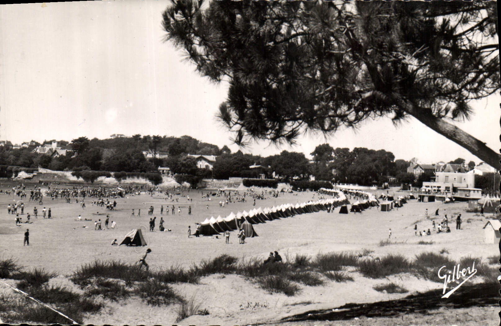 Saint-Georges-de-Didonne Beach — Tent Camp — Éditions Charentaise d'Art Gilber