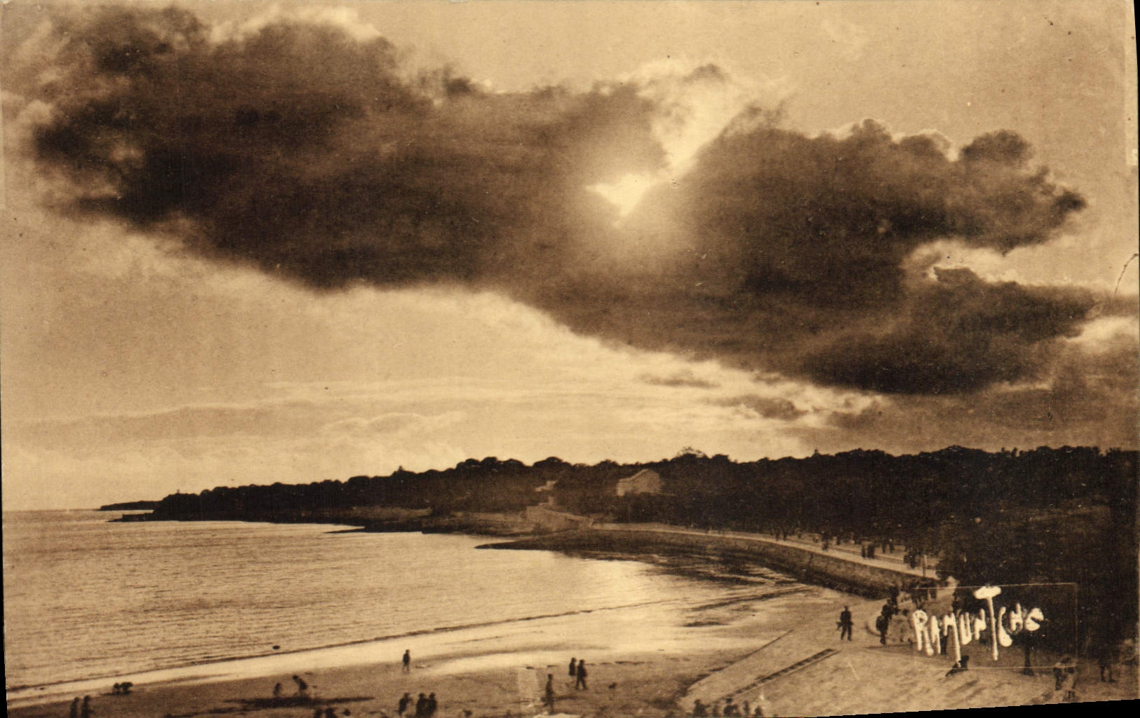 CPA La Rochelle Promenade du Mail 
