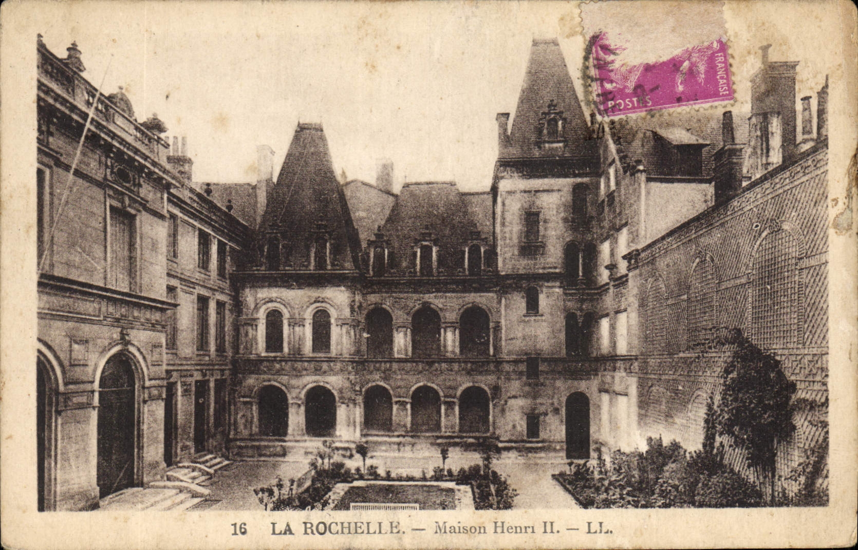 CPA La Rochelle Maison Henri II 
