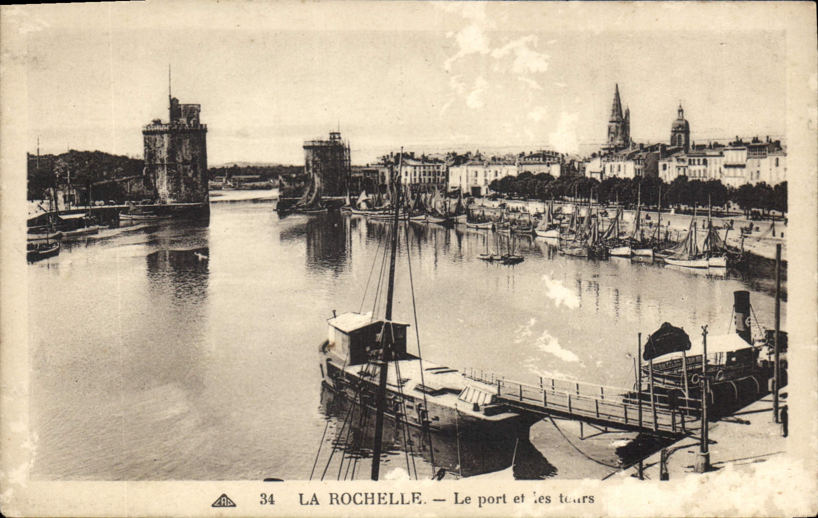 CPA La Rochelle Le port et les 