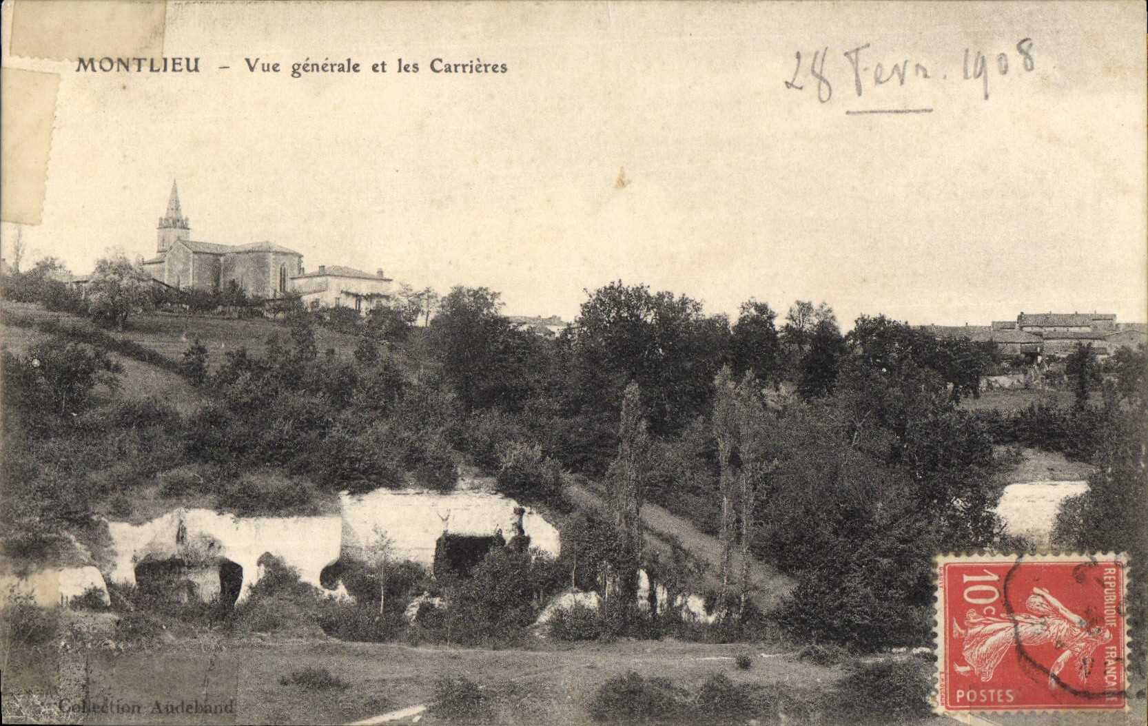 CPA Montlieu Vue generale et les Carrieres 