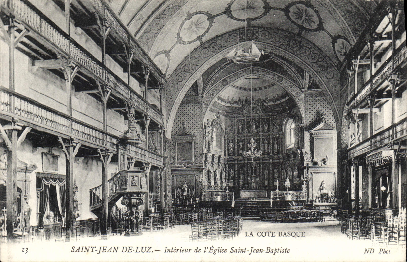 CPA Saint Jean de Luz Interieur de l'Eglise Saint Jeap Baptiste 